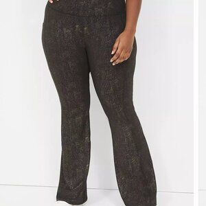 Black Shimmer Athletic Pants *NEW* Flared Yoga Stretchy Size 22/24